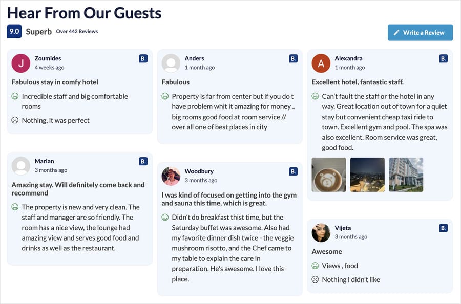 por exemplo, um feed de comentários do Booking.com incorporado